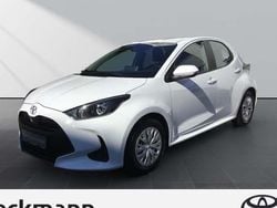 Weiß Gebraucht 2023 Toyota Yaris Comfort Limousine | 15.450 € (Fairer Preis)