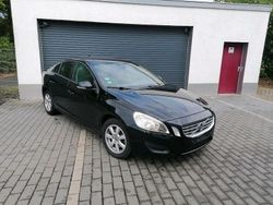 Schwarz Gebraucht 2012 Volvo S60 Kinetic Limousine | 7.790 €