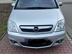 Silber Gebraucht 2008 Opel Meriva Van / Kleinbus | 1.900 € (Etwas zu teuer)