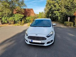 Weiß Gebraucht 2019 Ford S-MAX Titanium Van / Kleinbus | 26.000 € (Fairer Preis)