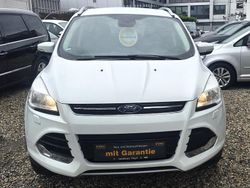 Weiß Gebraucht 2016 Ford Kuga Titanium SUV | 11.450 € (Fairer Preis)