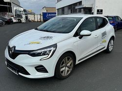 Weiß Gebraucht 2021 Renault Clio V SE Limousine | 9.400 € (Guter Preis)