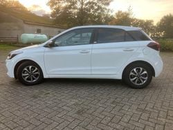 Weiß Gebraucht 2020 Hyundai i20 Advantage Kleinwagen | 12.600 € (Fairer Preis)