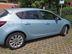 Blau Gebraucht 2010 Opel Astra Edition Limousine | 5.000 € (Fairer Preis)