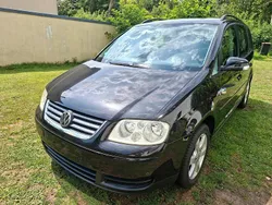 Schwarz Gebraucht 2004 VW Touran Van / Kleinbus | 2.700 € (Fairer Preis)