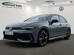 Grau Gebraucht 2025 VW Golf VIII R-line Limousine | 41.490 €