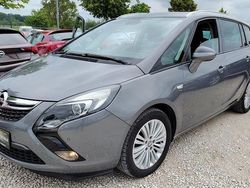 Grau Gebraucht 2016 Opel Zafira Tourer drive Van / Kleinbus | 8.000 € (Fairer Preis)