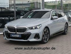 Brooklyngrau Gebraucht 2024 BMW 520 Performance Kombi | 49.900 € (Fairer Preis)