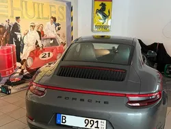 Grau Gebraucht 2017 Porsche 911 Carrera 4 GTS Coupé | 124.600 € (Teuer)
