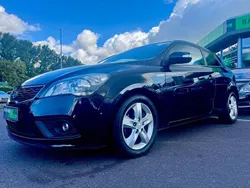 Schwarz Gebraucht 2011 Kia Ceed 2 Limousine | 4.850 € (Guter Preis)