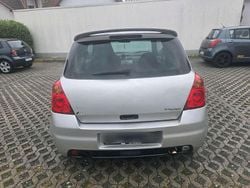 Silber Gebraucht 2007 Suzuki Swift Coupé | 2.400 €