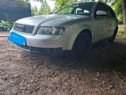 Silber Gebraucht 2002 Audi A4 Kombi | 900 € (Superpreis)