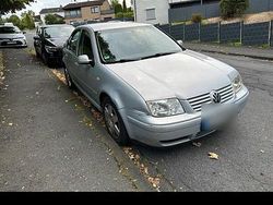 Grau Gebraucht 1999 VW Bora Limousine | 2.000 € (Fairer Preis)