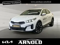 Weiß (carraraweiß) Neu 2024 Kia XCeed Vision SUV | 24.650 € (Superpreis)