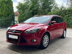 Rot Gebraucht 2011 Ford Focus Titanium Kombi | 7.500 € (Fairer Preis)