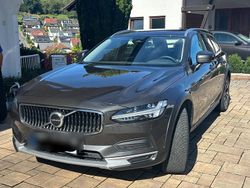 Grau Gebraucht 2023 Volvo V90 CC Kombi | 39.900 € (Superpreis)
