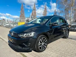 Schwarz Gebraucht 2017 VW Golf Sportsvan Highline Van / Kleinbus | 18.250 € (Fairer Preis)