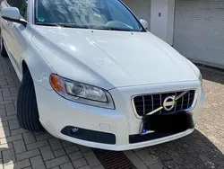 Weiß Gebraucht 2012 Volvo V70 Momentum Kombi | 7.777 € (Superpreis)