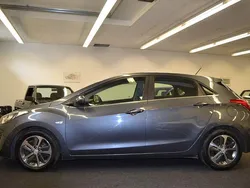 Grau Gebraucht 2015 Hyundai i30 Trend Limousine | 7.699 € (Fairer Preis)