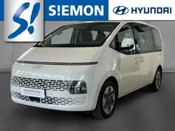 Creamy white Gebraucht 2025 Hyundai Staria Trend Van | 42.330 €
