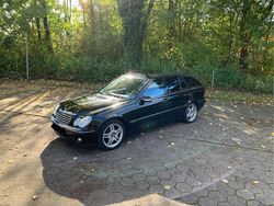 Schwarz Gebraucht 2006 Mercedes C220 Avantgarde Kombi | 4.500 €