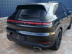 Schwarz Gebraucht 2024 Porsche Cayenne SUV | 96.890 €