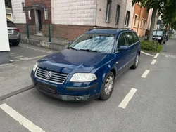 Blau Gebraucht 2001 VW Passat Comfortline Kombi | 700 € (Superpreis)