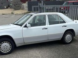 Gebraucht 1990 Mercedes E230 Limousine | 2.990 €