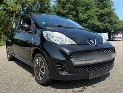 Schwarz Gebraucht 2011 Peugeot 107 Kleinwagen | 2.099 € (Fairer Preis)