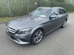 Selenitgrau (metallic) Gebraucht 2021 Mercedes C300e Avantgarde Kombi | 17.399 €