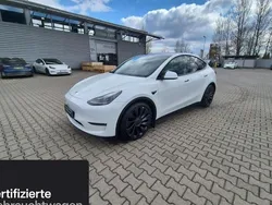 Weiß Gebraucht 2024 Tesla Model Y Performance SUV | 46.200 € (Fairer Preis)