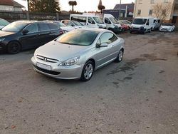 Grau Gebraucht 2003 Peugeot 307 CC Basis Cabrio | 4.390 € (Etwas zu teuer)