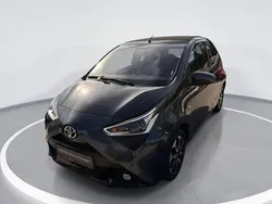 Grau Gebraucht 2019 Toyota Aygo x-sky Kleinwagen | 10.490 € (Fairer Preis)