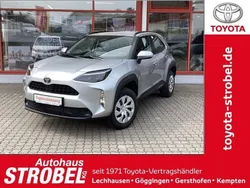 Schimmering silber metallic Neu 2025 Toyota Yaris Cross Business Edition SUV | 24.880 €