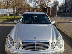 Gebraucht 2002 Mercedes E220 Elegance Limousine | 5.500 € (Etwas zu teuer)