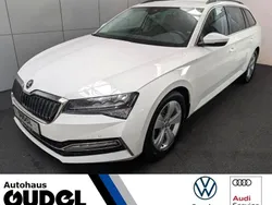 Weiß Gebraucht 2021 Skoda Superb Ambition Kombi | 19.880 € (Guter Preis)