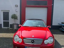 Rot Gebraucht 2003 Mercedes C180 Coupé | 2.650 € (Teuer)