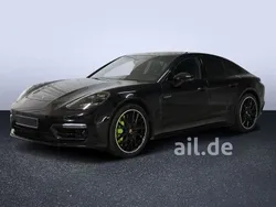 Tiefschwarzmetallic Gebraucht 2022 Porsche Panamera Turbo S Limousine | 129.910 € (Teuer)