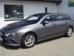Grau Gebraucht 2022 Mercedes CLA200 Shooting Brake Kombi | 22.450 € (Superpreis)