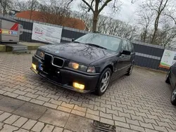 Schwarz Gebraucht 1995 BMW 320 Kombi | 1.350 €