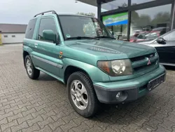 Grün Gebraucht 2000 Mitsubishi Pajero SUV | 3.850 € (Etwas zu teuer)