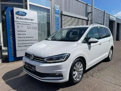 Pure white Gebraucht 2019 VW Touran Highline Van / Kleinbus | 24.930 € (Fairer Preis)