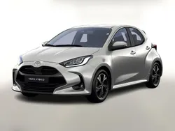 Shimmering silver metallic Neu 2025 Toyota Yaris Hybrid Kleinwagen | 23.205 € (Guter Preis)