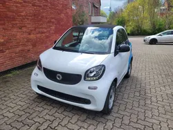 Sicherheitszelle in black Gebraucht 2018 Smart ForTwo Electric Drive Kleinwagen | 6.950 € (Fairer Preis)