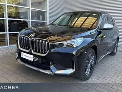 Saphirschwarz metallic Gebraucht 2023 BMW iX1 xLine SUV | 42.349 € (Fairer Preis)