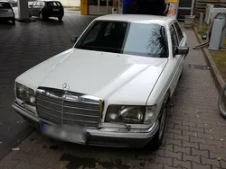 Weiß Gebraucht 1983 Mercedes 380 SE Limousine | 7.999 €