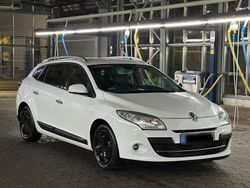 Weiß Gebraucht 2010 Renault Mégane GrandTour Kombi | 2.550 € (Fairer Preis)