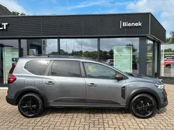 Grau Gebraucht 2024 Dacia Jogger Extreme Limousine | 23.990 € (Guter Preis)