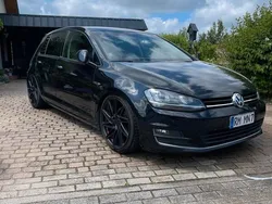 Schwarz Gebraucht 2015 VW Golf VII Limousine | 12.000 € (Fairer Preis)