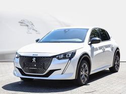 Weiß Gebraucht 2022 Peugeot 208 Allure Kleinwagen | 14.790 €